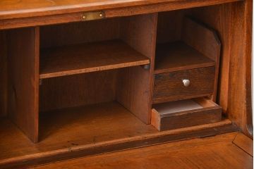 アンティーク家具　和製アンティーク　古い栓材の小ぶりなライティングビューロー