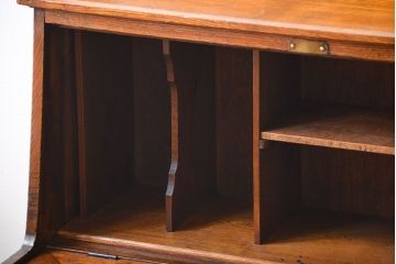 アンティーク家具　和製アンティーク　古い栓材の小ぶりなライティングビューロー