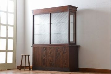 アンティーク家具　大正ロマン　背面ダイヤガラス!4面ガラスの収納棚付きアンティークガラスケース