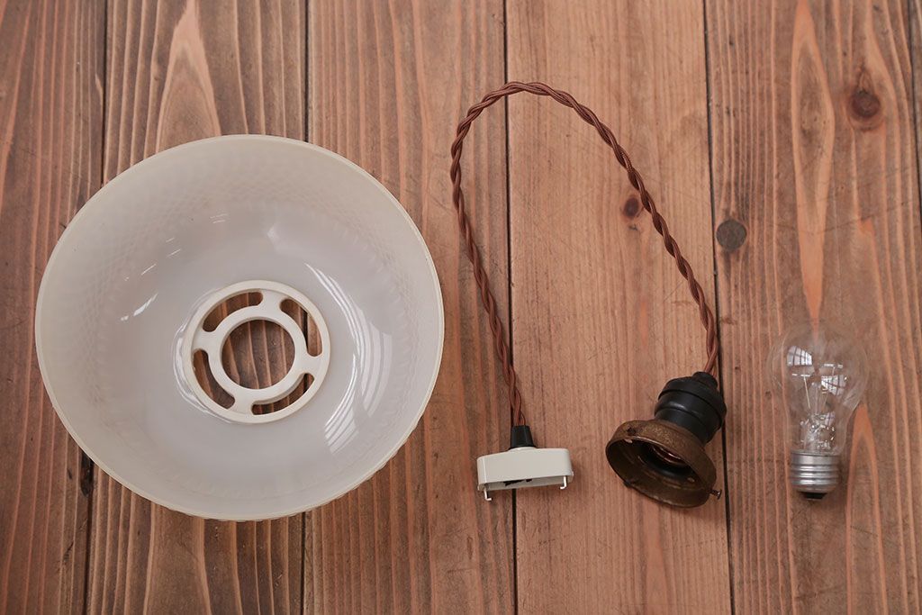 アンティーク　レトロでかわいいセルロイド製電笠天井照明