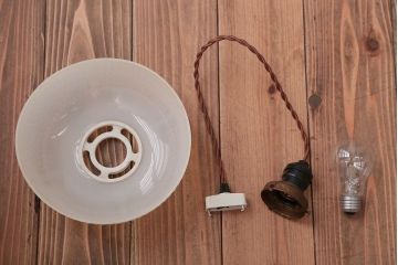 アンティーク　レトロでかわいいセルロイド製電笠天井照明