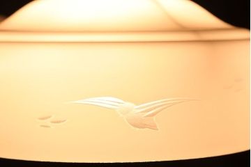 アンティーク　白いガラスのレトロな吊り下げ照明