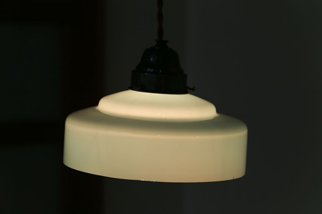 昭和レトロ　淡く爽やかな色合いがおしゃれな被せガラスシェード天井照明