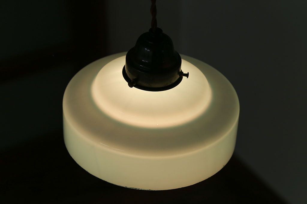 昭和レトロ　淡く爽やかな色合いがおしゃれな被せガラスシェード天井照明