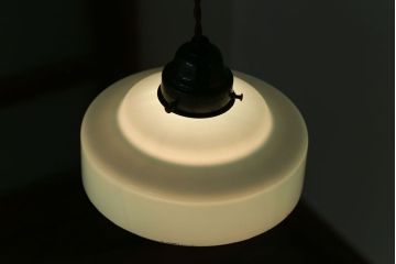 昭和レトロ　淡く爽やかな色合いがおしゃれな被せガラスシェード天井照明