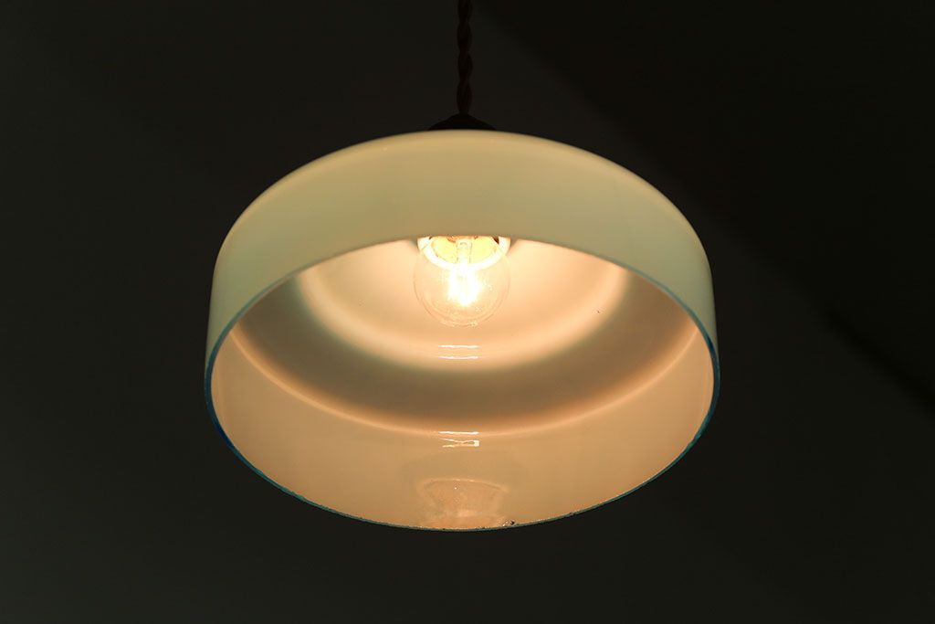 昭和レトロ　淡く爽やかな色合いがおしゃれな被せガラスシェード天井照明