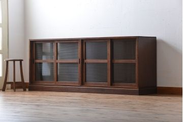 レトロ家具　昭和レトロ　モールガラス入り!4枚引き戸のアンティーク収納棚