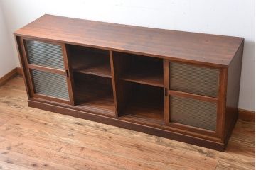 レトロ家具　昭和レトロ　モールガラス入り!4枚引き戸のアンティーク収納棚