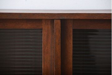 レトロ家具　昭和レトロ　モールガラス入り!4枚引き戸のアンティーク収納棚