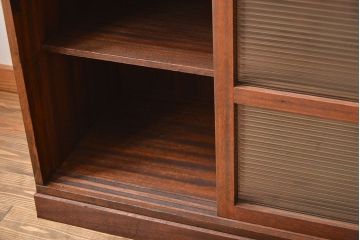 レトロ家具　昭和レトロ　モールガラス入り!4枚引き戸のアンティーク収納棚