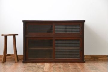 アンティーク家具　アンティーク　古い木製のモールガラス戸水屋箪笥サイドボード