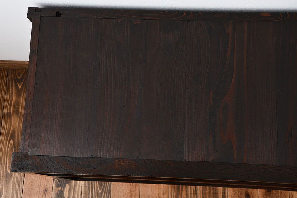 アンティーク家具　アンティーク　古い木製のモールガラス戸水屋箪笥サイドボード