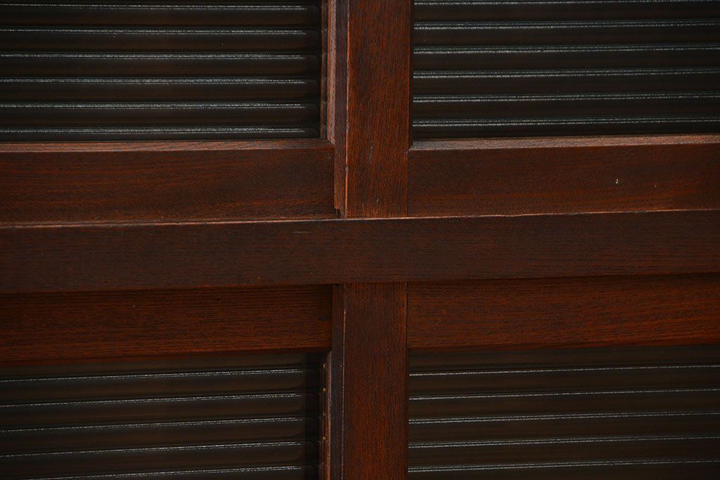 アンティーク家具　アンティーク　古い木製のモールガラス戸水屋箪笥サイドボード