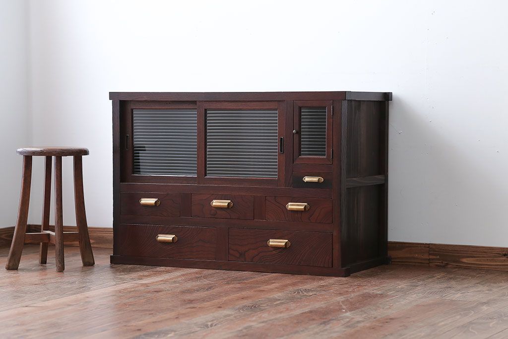 アンティーク家具　古民具・骨董　モールガラス入り!前面欅材の和製アンティーク収納棚