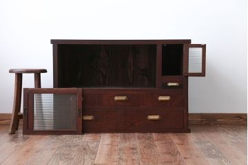 アンティーク家具　古民具・骨董　モールガラス入り!前面欅材の和製アンティーク収納棚