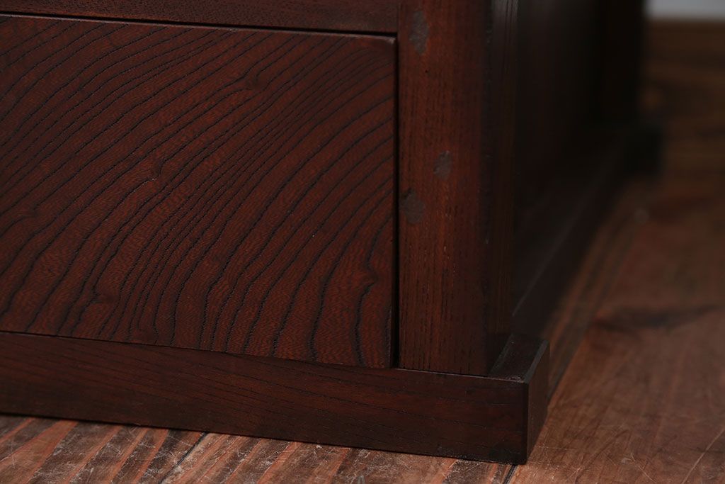 アンティーク家具　古民具・骨董　モールガラス入り!前面欅材の和製アンティーク収納棚