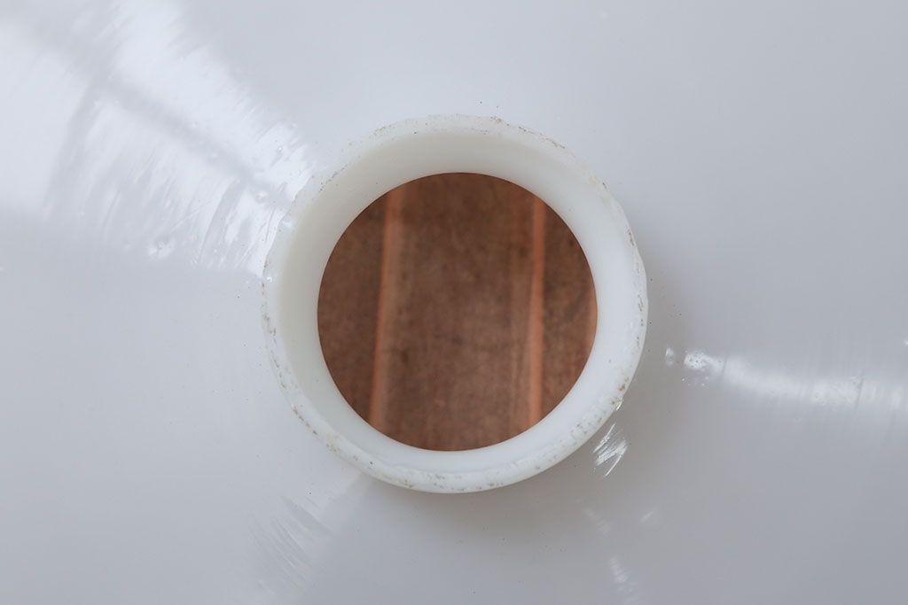 昭和レトロ　シンプルな白いガラスの平笠天井照明2個セット