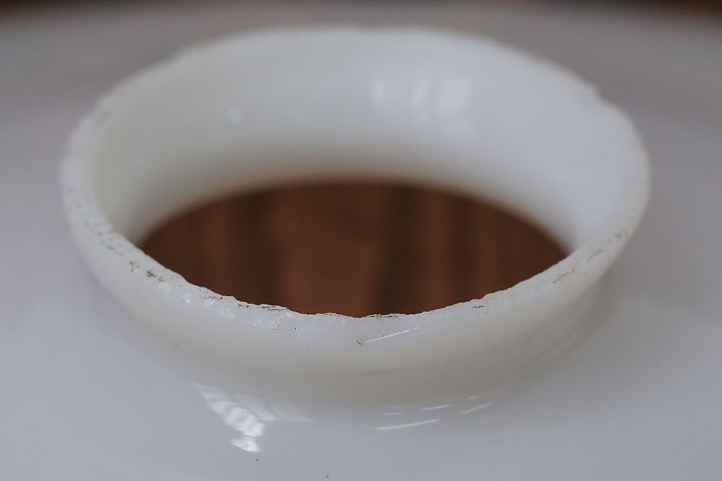 昭和レトロ　シンプルな白いガラスの平笠天井照明2個セット