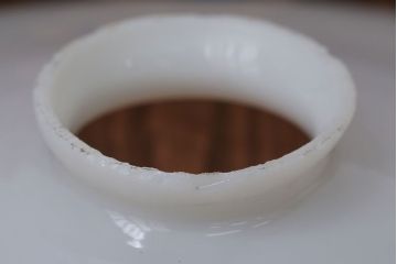 昭和レトロ　シンプルな白いガラスの平笠天井照明2個セット