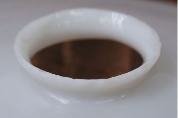 昭和レトロ　シンプルな白いガラスの平笠天井照明2個セット