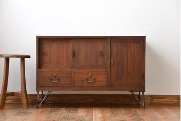 アンティーク家具　アンティーク　古い木製の和風な鉄脚ローボード