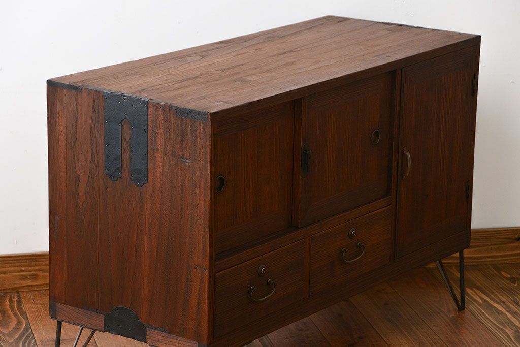 アンティーク家具　アンティーク　古い木製の和風な鉄脚ローボード