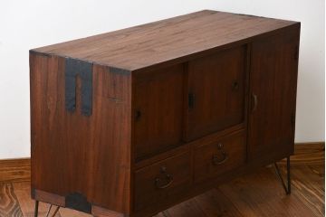 アンティーク家具　アンティーク　古い木製の和風な鉄脚ローボード