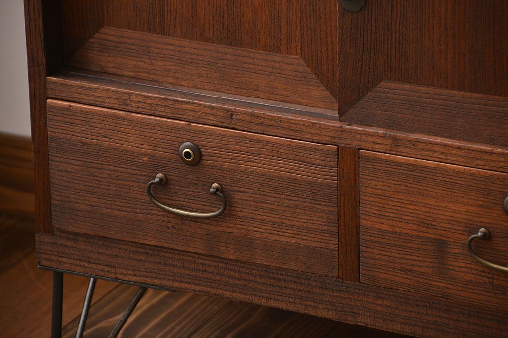 アンティーク家具　アンティーク　古い木製の和風な鉄脚ローボード