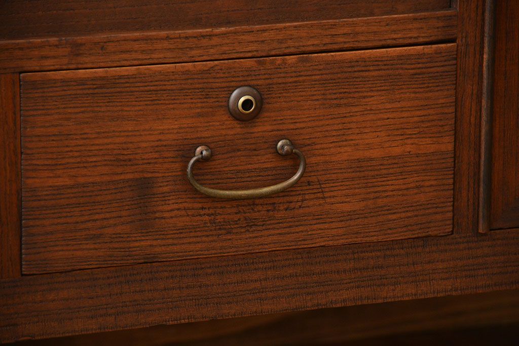 アンティーク家具　アンティーク　古い木製の和風な鉄脚ローボード