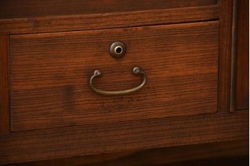 アンティーク家具　アンティーク　古い木製の和風な鉄脚ローボード