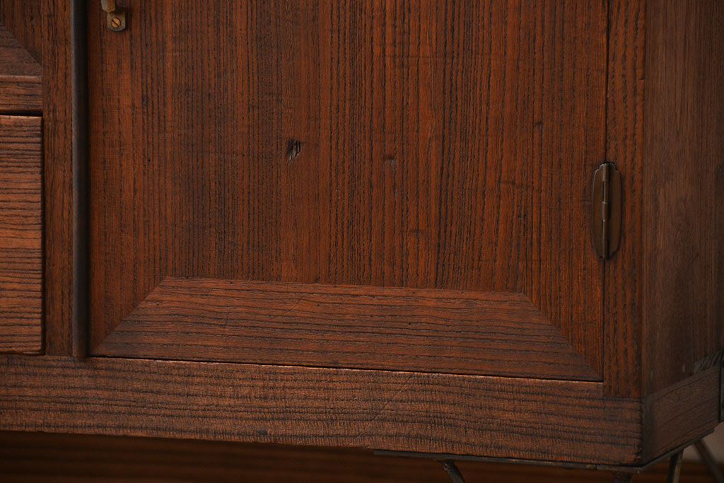 アンティーク家具　アンティーク　古い木製の和風な鉄脚ローボード