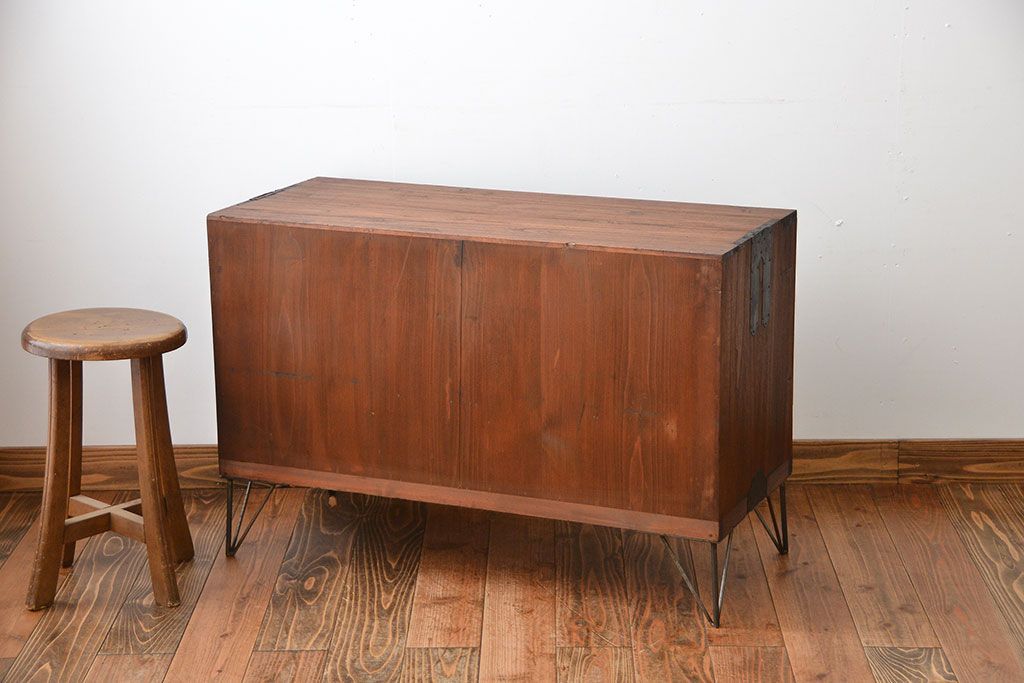 アンティーク家具　アンティーク　古い木製の和風な鉄脚ローボード