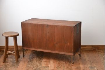 アンティーク家具　アンティーク　古い木製の和風な鉄脚ローボード