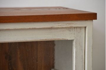 アンティーク家具　アンティークペイント　気泡ガラス入り!脚付きキャビネット