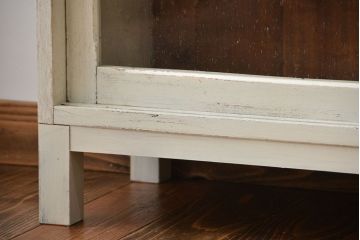 アンティーク家具　アンティークペイント　気泡ガラス入り!脚付きキャビネット