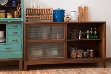 アンティーク家具　アンティーク　モールガラス入り!古い木製の脚付き引き戸収納棚