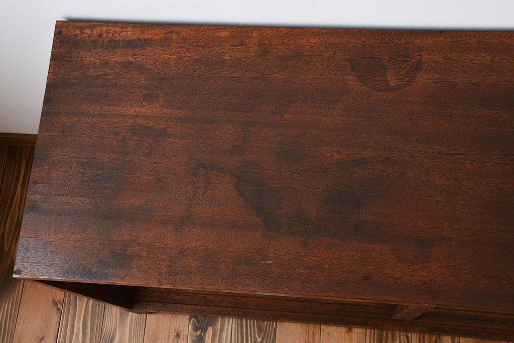 アンティーク家具　アンティーク　モールガラス入り!古い木製の脚付き引き戸収納棚