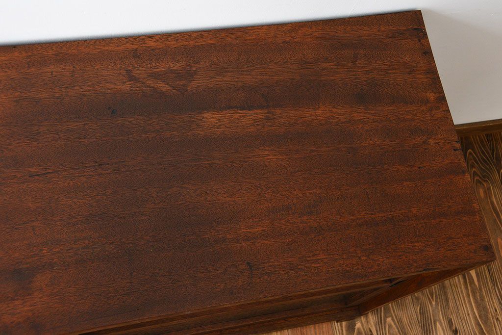 アンティーク家具　アンティーク　モールガラス入り!古い木製の脚付き引き戸収納棚