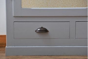 アンティーク家具　アンティーク　おしゃれな壁紙付きペイントガラスケース(ショーケース)