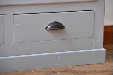 アンティーク家具　アンティーク　おしゃれな壁紙付きペイントガラスケース(ショーケース)