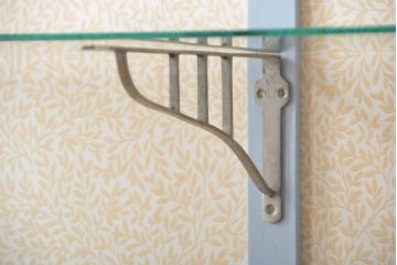 アンティーク家具　アンティーク　おしゃれな壁紙付きペイントガラスケース(ショーケース)