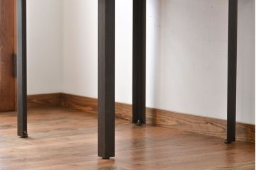 ラフジュ工房オリジナル　古材天板の2人用鉄脚ダイニングテーブル