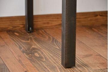 ラフジュ工房オリジナル　古材天板の2人用鉄脚ダイニングテーブル