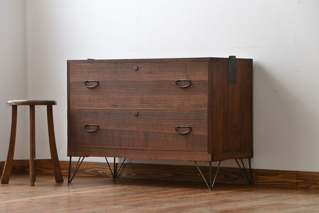 アンティーク家具　アンティーク　古い木製の和風な鉄脚ローボード(2)