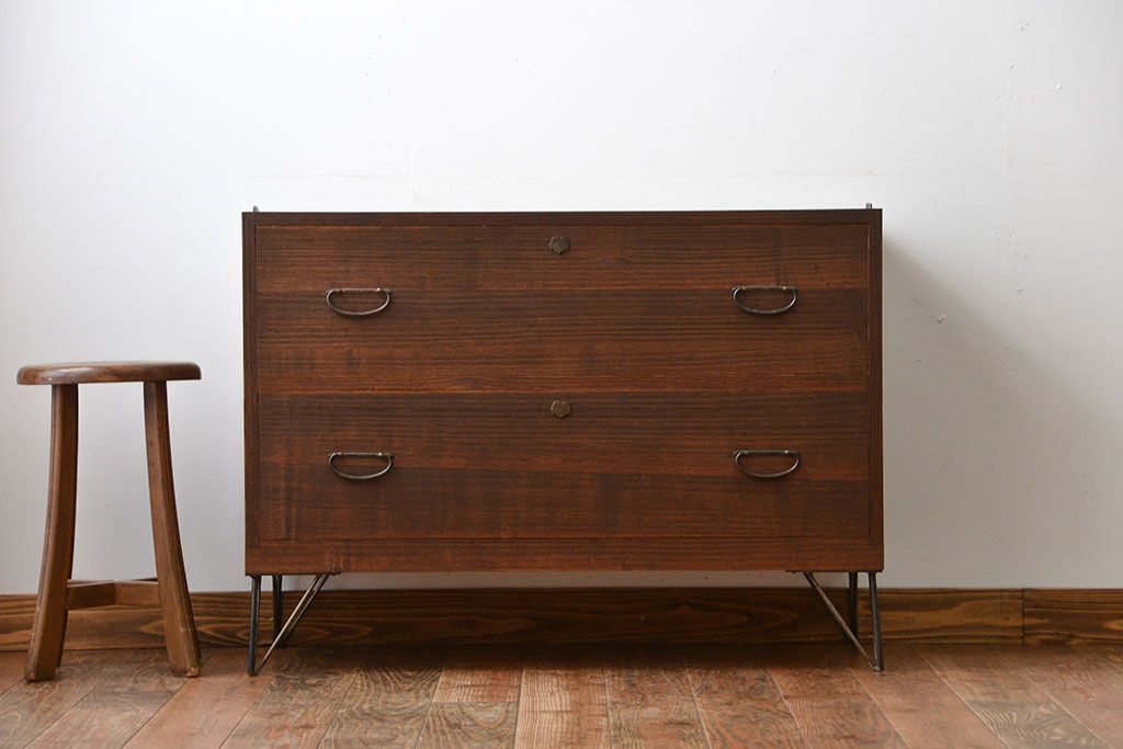 アンティーク家具　アンティーク　古い木製の和風な鉄脚ローボード(2)