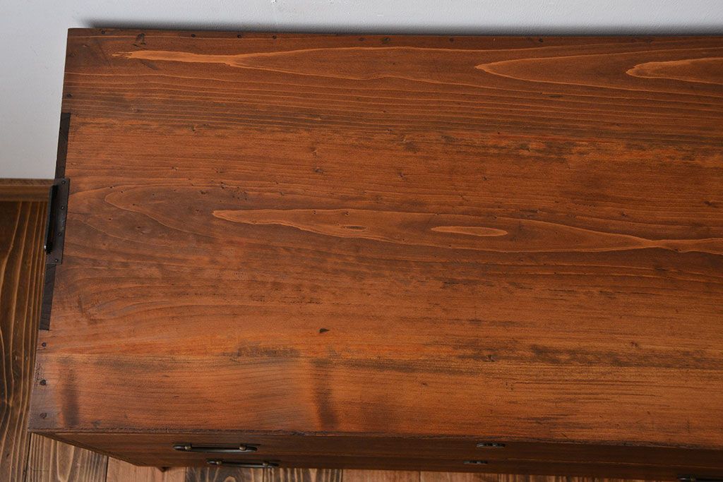 アンティーク家具　アンティーク　古い木製の和風な鉄脚ローボード(2)