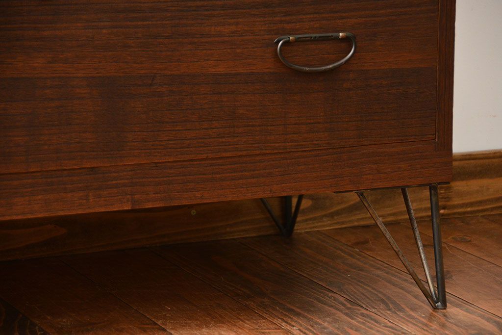 アンティーク家具　アンティーク　古い木製の和風な鉄脚ローボード(2)