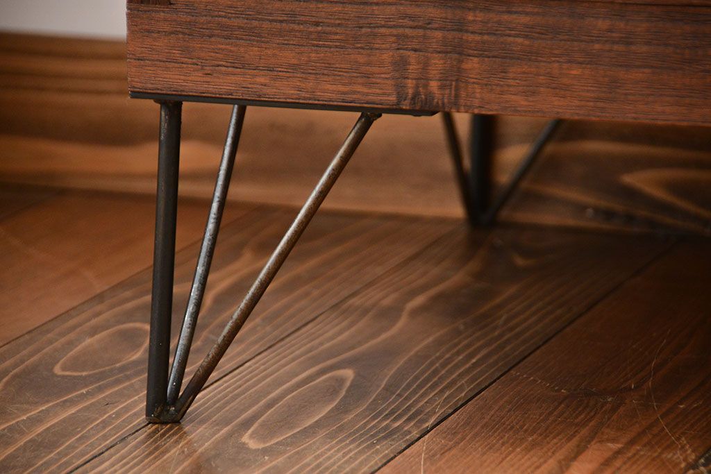 アンティーク家具　アンティーク　古い木製の和風な鉄脚ローボード(2)