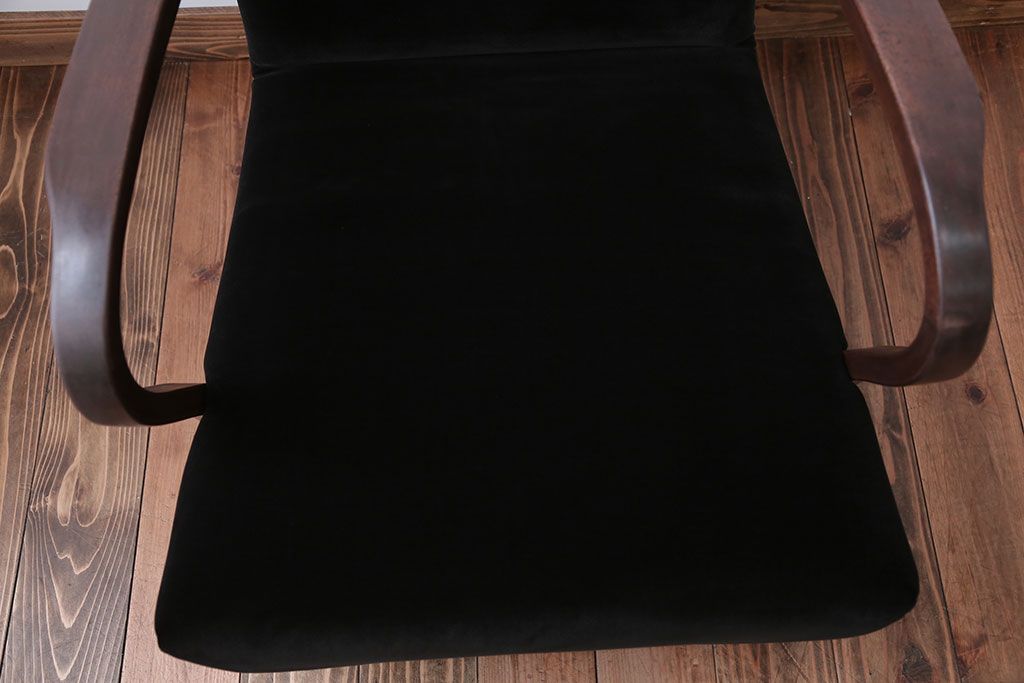 アンティーク家具　アンティーク　シンプルでシックな1人掛け曲げ木アームソファ(1)