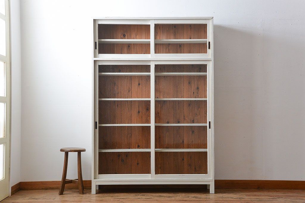 アンティーク家具　アンティークペイント　気泡ガラス入り!薄型収納棚